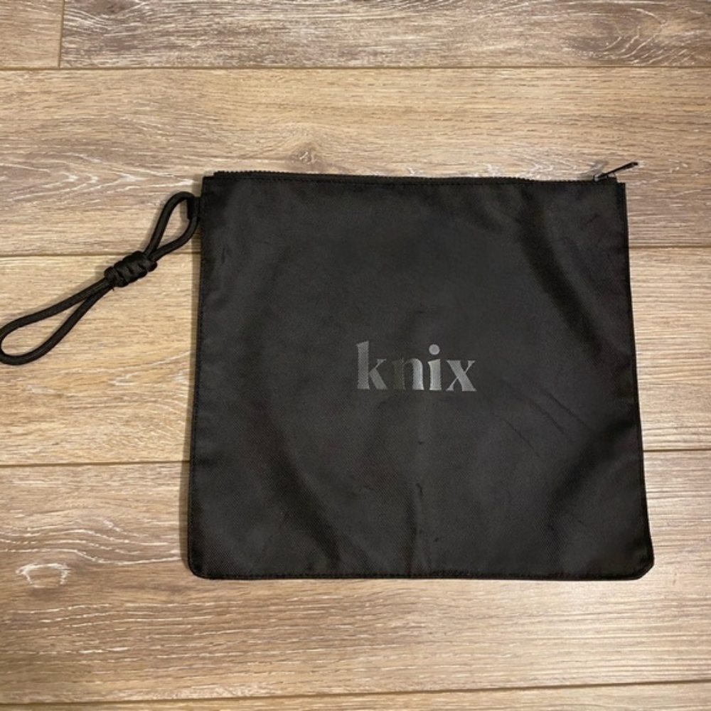 Knix Catalyst Zip Uo Pouch